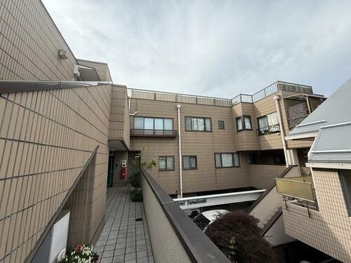 エクセレント船越 3階建