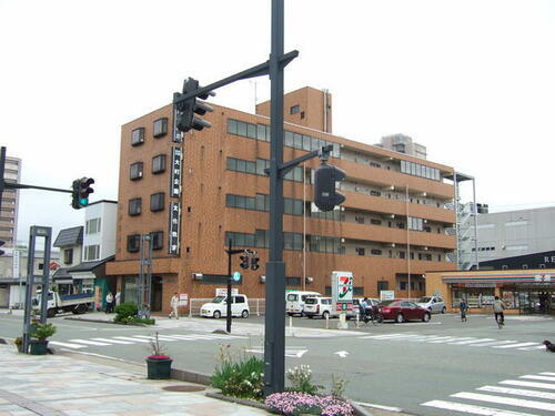 秋田県秋田市大町１丁目 5階建 築43年8ヶ月