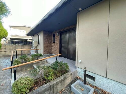 保戸野すわ町貸家