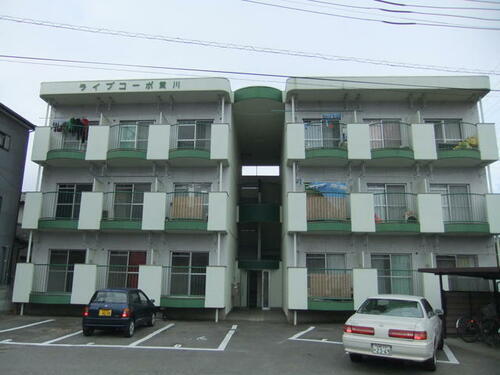 山梨県甲府市上石田１丁目 3階建