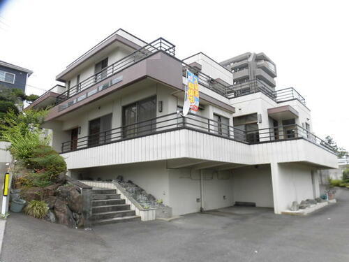 宮城県仙台市青葉区国見３丁目 2階建