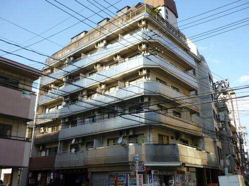 広島県広島市中区大手町３丁目 7階建