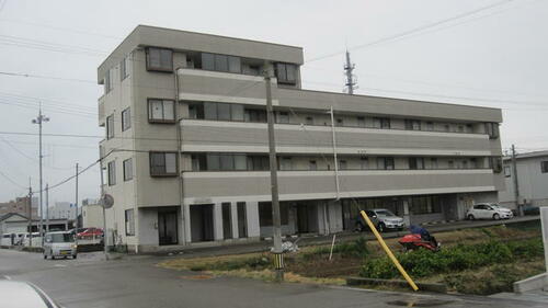 石川県小松市園町 4階建