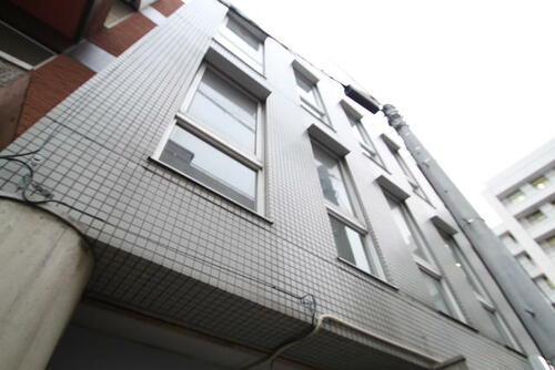 広島県広島市中区千田町２丁目 築36年9ヶ月 3階建