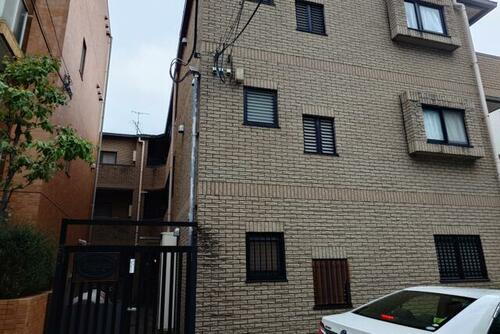 東京都渋谷区千駄ヶ谷４丁目 築24年9ヶ月 3階建