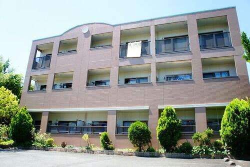 京都府相楽郡精華町大字植田小字寺東 3階建