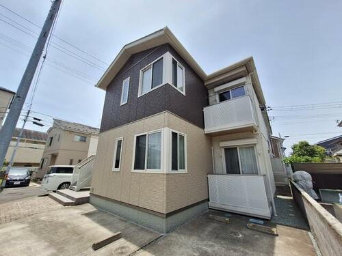 シャーメゾンハピネス 2階建