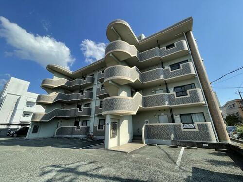 シークシャルム 4階建