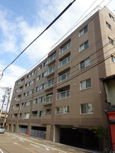 石川県金沢市尾山町 地上6階地下1階建 築16年4ヶ月