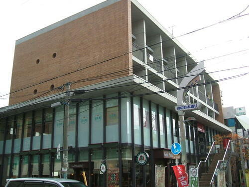 大阪府箕面市箕面６丁目 4階建