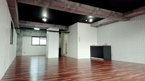 岩手県北上市川岸４丁目 築32年9ヶ月 11階建