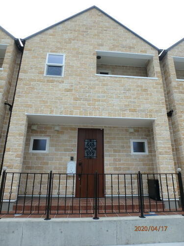 静岡県静岡市清水区草薙杉道３丁目 テラスハウス