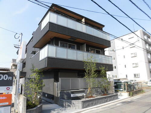 シャーメゾン２１１ 3階建
