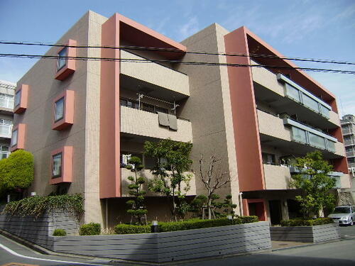 大阪府吹田市上山手町 築30年6ヶ月 3階建