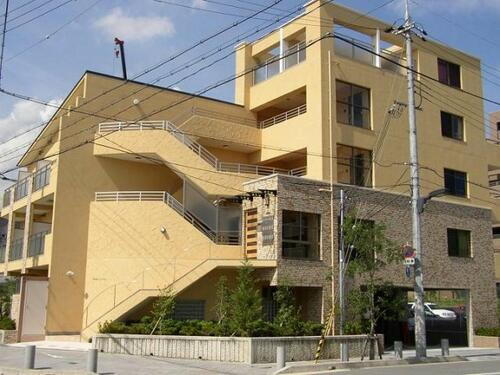 大阪府箕面市坊島４丁目 築25年9ヶ月 3階建