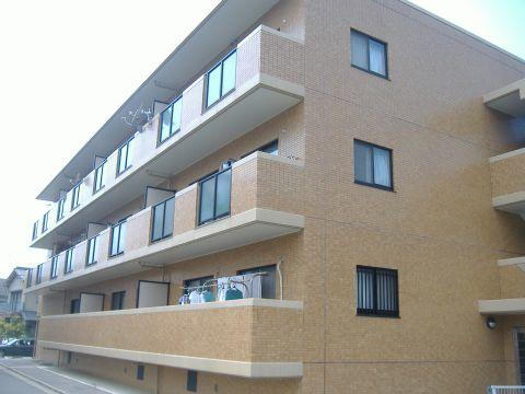 広島県広島市安芸区矢野東４丁目 築26年11ヶ月 3階建