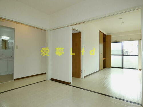 高知県高知市潮新町１丁目 4階建 築28年8ヶ月