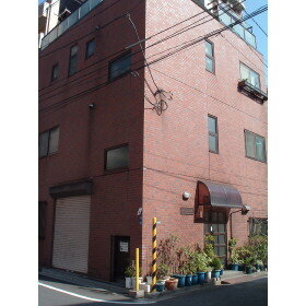 東京都墨田区緑４丁目 4階建