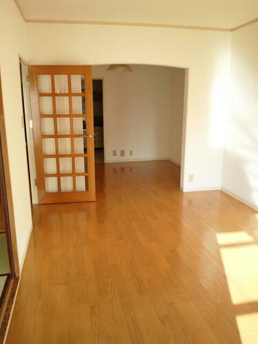 神奈川県横浜市都筑区荏田南５丁目 5階建 築42年5ヶ月