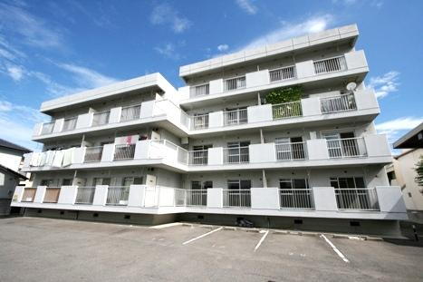 香川県高松市伏石町 4階建