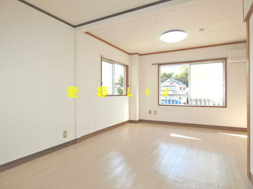 高知県高知市鴨部１丁目 4階建