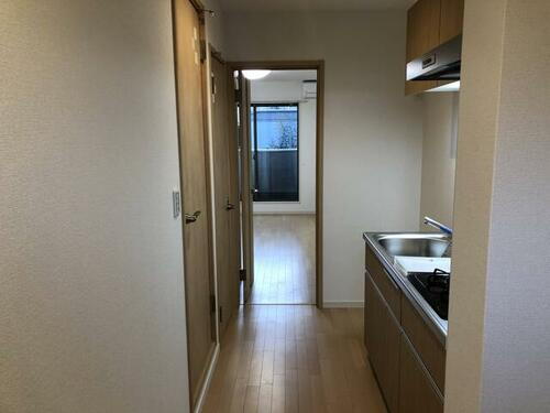 京都府京都市中京区薬師町 築4年2ヶ月 3階建