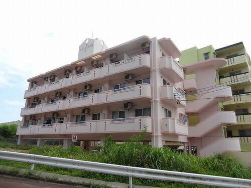沖縄県糸満市字兼城 4階建 築18年10ヶ月