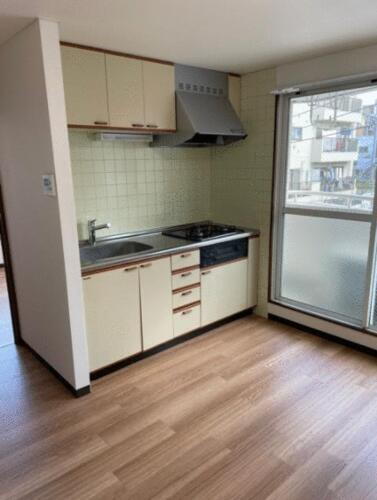 東京都荒川区西日暮里５丁目 4階建 築36年8ヶ月