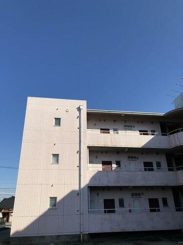 富山県富山市富岡町 3階建