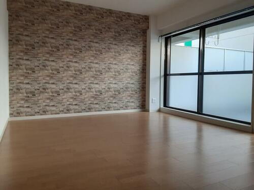 愛知県名古屋市港区甚兵衛通１丁目 賃貸マンション