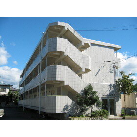 アメニティームラタ 3階建