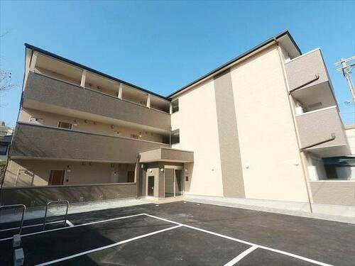 兵庫県神戸市東灘区北青木４丁目 築3年11ヶ月 3階建