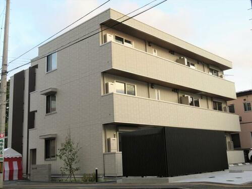 Ｄクラウド 3階建