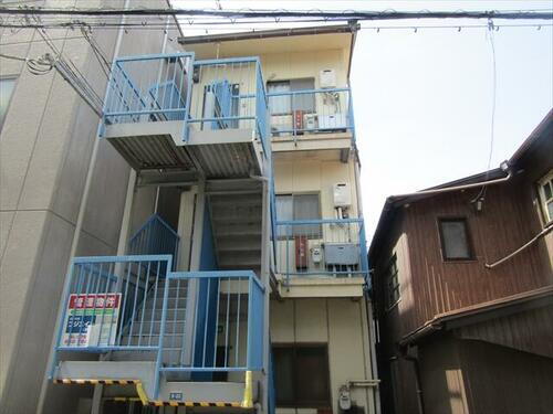 兵庫県神戸市中央区東川崎町７丁目 築31年12ヶ月 3階建