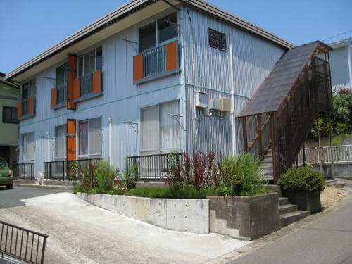 宮城県仙台市太白区八木山弥生町 2階建