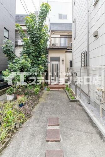 東京都大田区多摩川１丁目 2階建