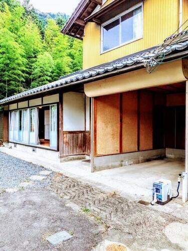 兵庫県丹波市山南町小畑 2階建