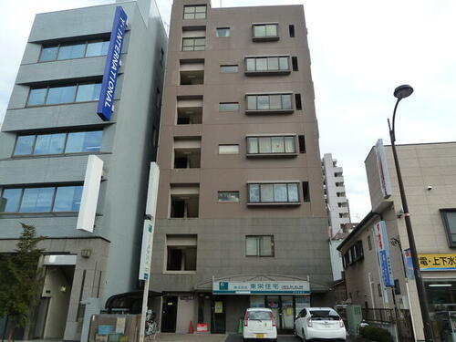 タウン四季 7階建