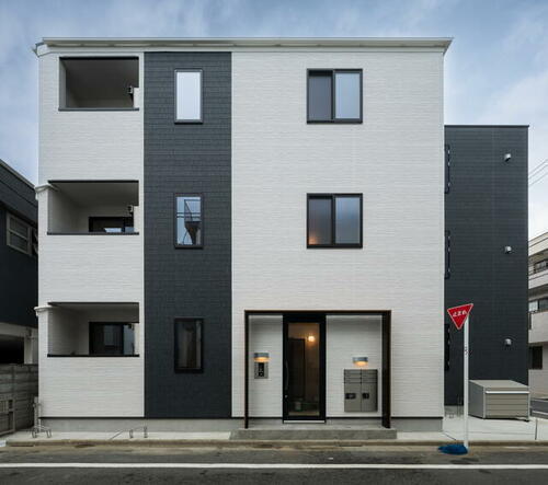 ステラ・カデンテ 3階建