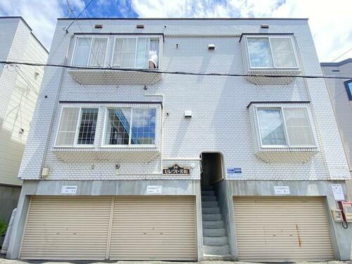 初　期　費　用　１．８　万　円　で　入　居　可　セレクト元町 3階建