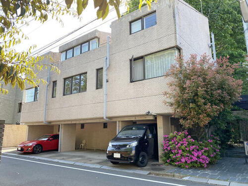 ビラ・サピエンザ 3階建