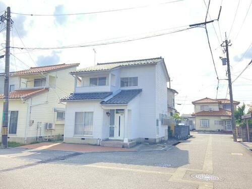 富山県富山市千成町 2階建