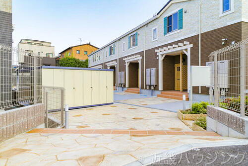 京都府木津川市市坂久保川 築3年4ヶ月 2階建