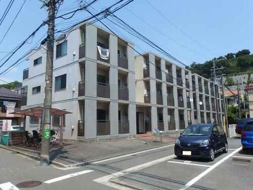 コートアダージオＡ棟 3階建