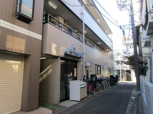 ペトリュス 3階建
