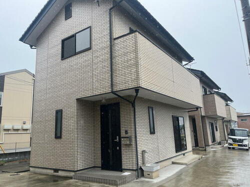 群馬県渋川市金井 2階建