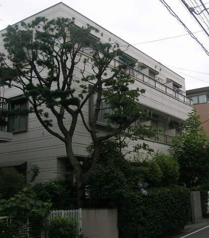 ホワイトヒルズ 3階建