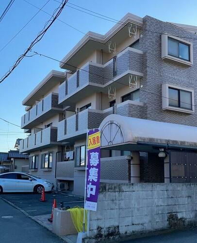 ラフィーネ出水 3階建