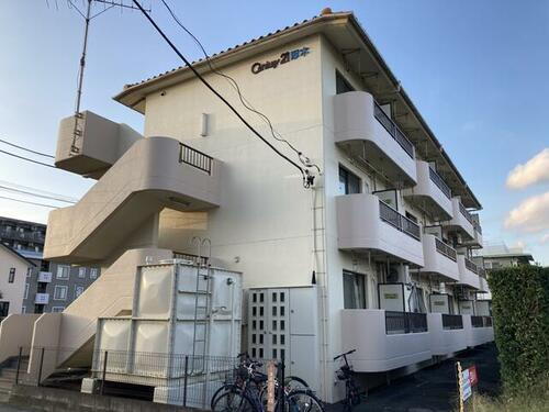 神奈川県厚木市旭町５丁目 3階建