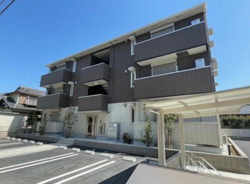愛知県豊橋市中岩田１丁目 3階建